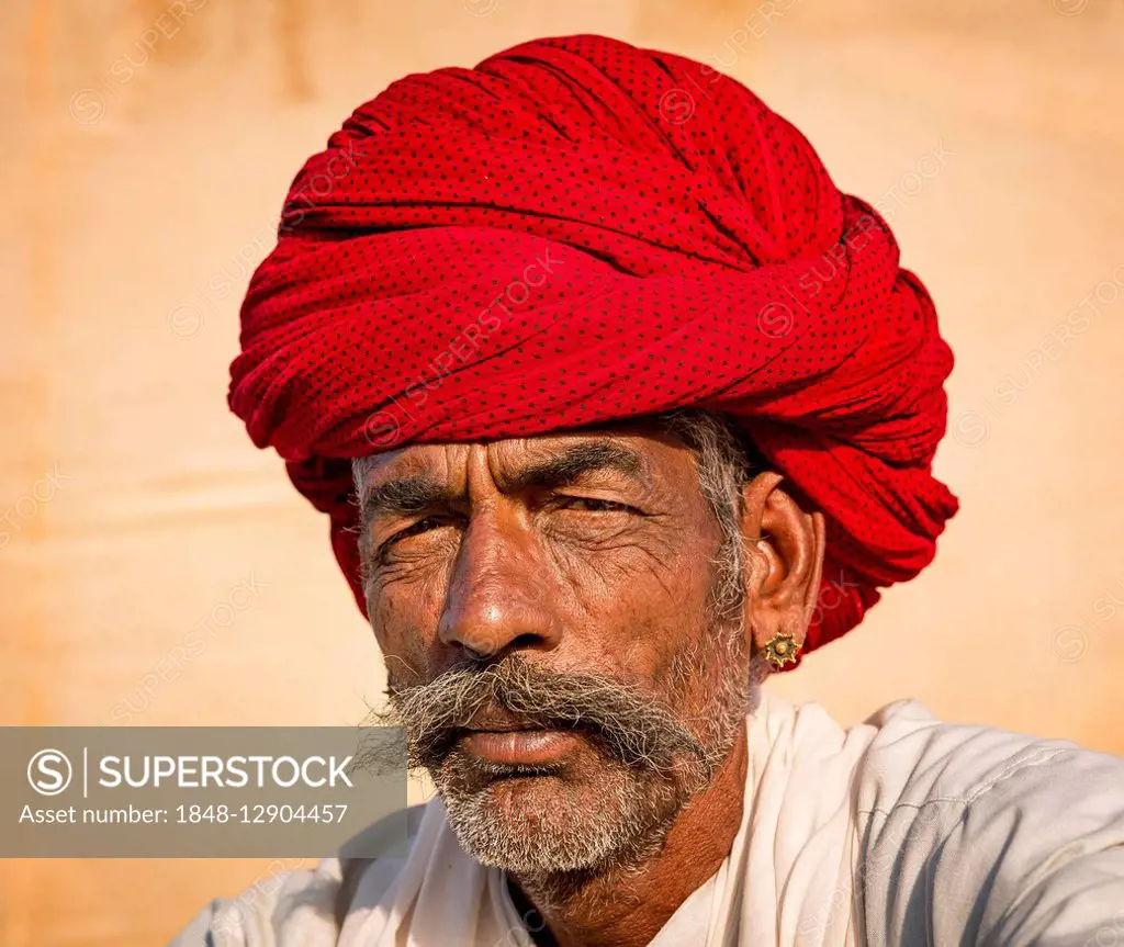 Rajasthani man with an red turban, Pushkar, Rajasthan, India