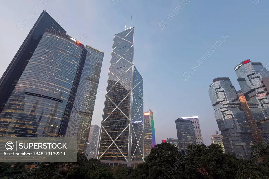 ICBC Tower, Bank of China Tower at dusk, Lippo Center, District Central, Hong Kong Island, Hong Kong, China