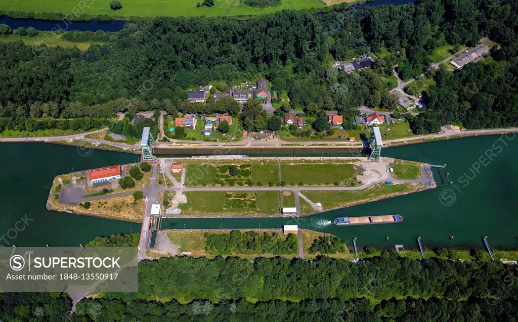 Aerial view of Dorsten Lock, Wesel-Datteln Canal, inland waterways, Dorsten, Ruhr, North Rhine-Westphalia, Germany