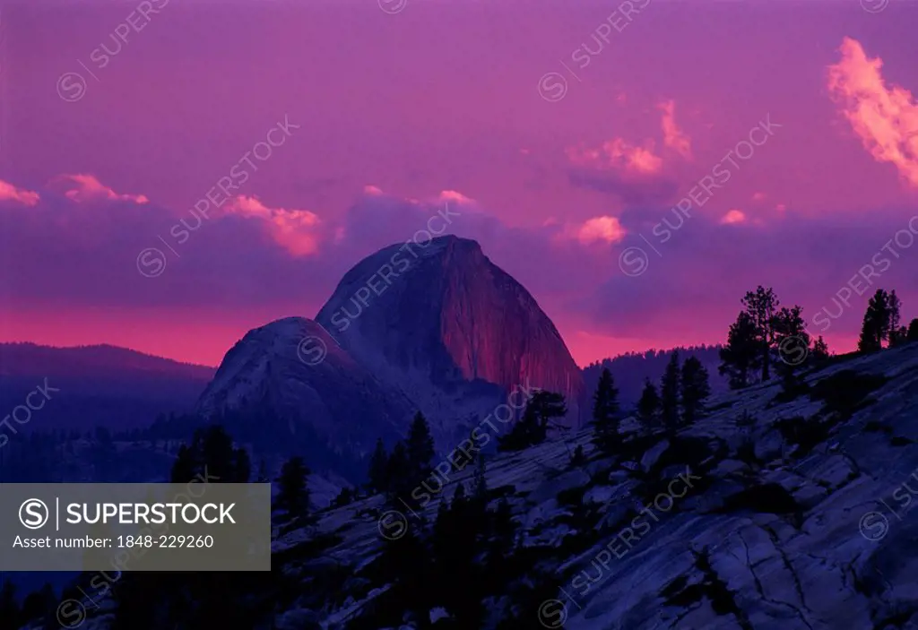 Halfdome mountain in the sunset, Yosemite National Park, California, USA, North America