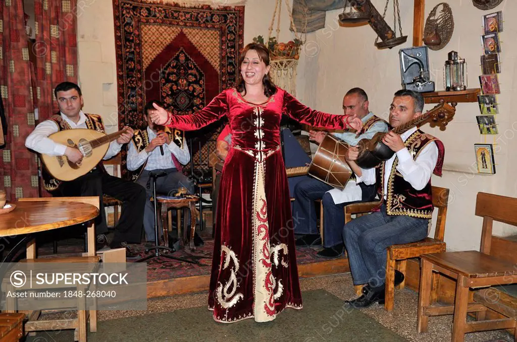 Armenian folklore music, musicians in a restaurant of Yerevan, Jerewan, Armenia, Asia