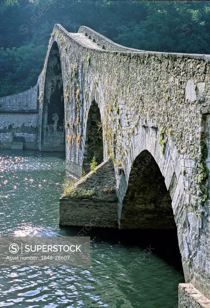 Ponte della Maddalena Bridge, Ponte del Diavolo Bridge, Borgo a Mozzano, Lucca Province, Tuscany, Italy, Europe