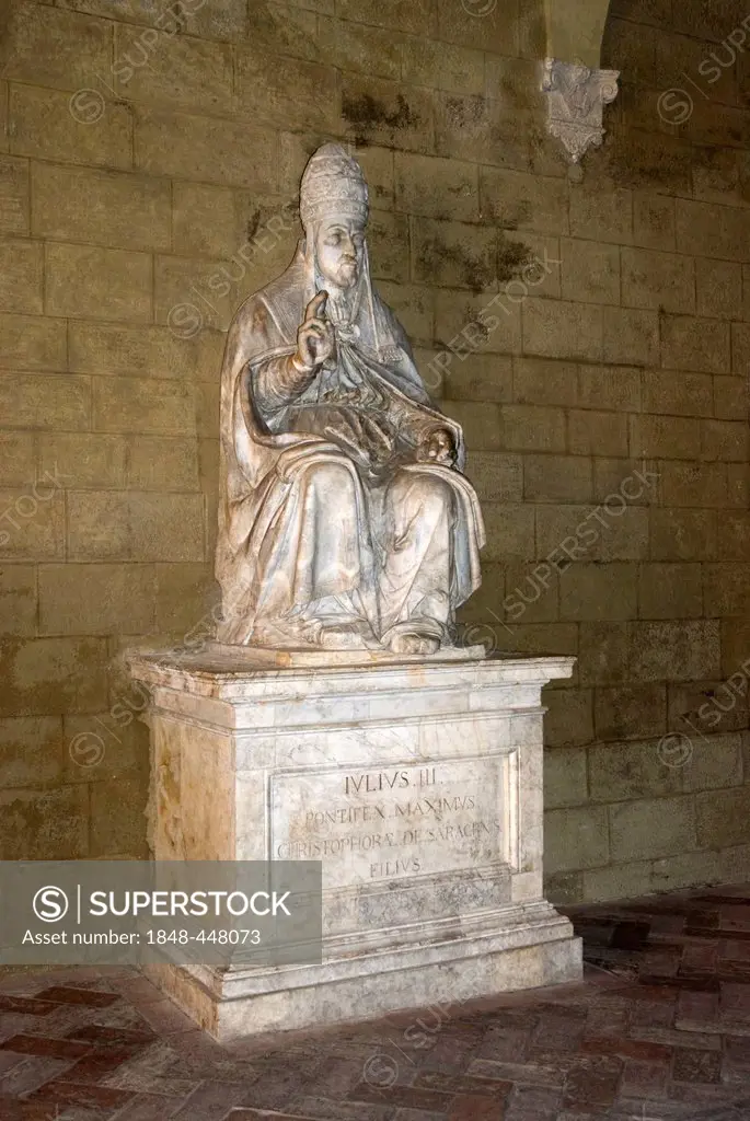 Statue of Pontifex Maximus, Siena, Tuscany, Italy, Europe