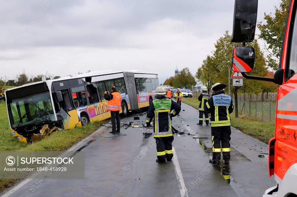 Fatal traffic accident, C-Class driver collided together with a bus on the L 1202 road between Steckfeld and Moehrungen, Stuttgart, Baden-Wuerttemberg...