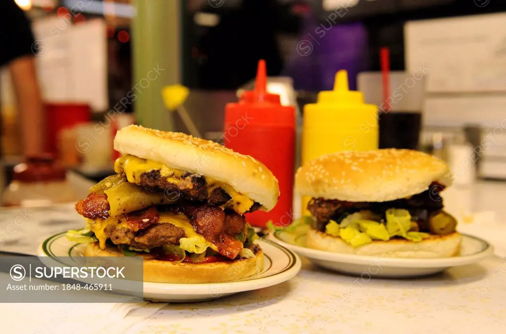 Hamburger in Milt's Stop & Eat, Moab, Utah, USA