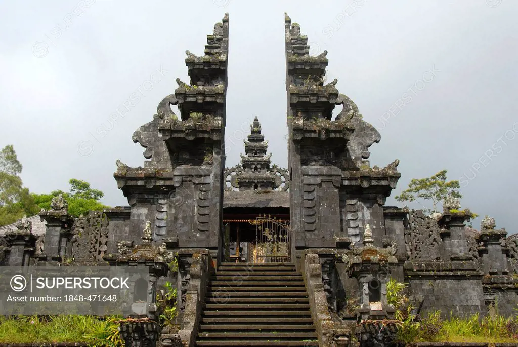 Balinese Hinduism, sanctuary, stairs, split gate, Candi bentar, mother temple, Pura Besakih temple, Bali, Indonesia, Southeast Asia, Asia