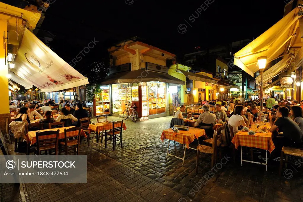 Night shot, night life, restaurants in Thessaloniki, Chalkidiki, Macedonia, Greece, Europe