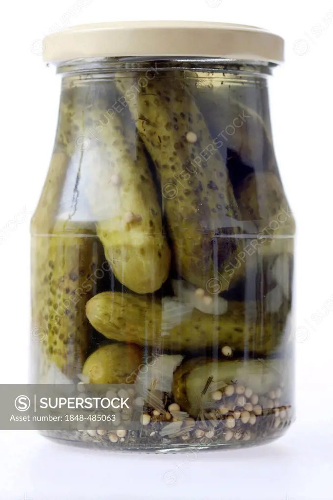 Pickles, conserved in glass packaging
