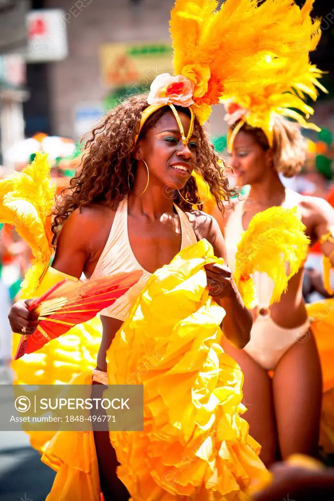 Female samba dancer, Samba Festival, Coburg, Bavaria, Germany, Europe