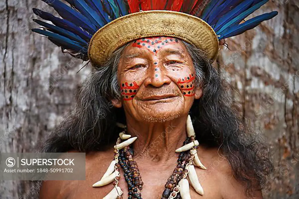 Chief Raimundo Kissibi, portrait, near Manaus, Amazonas, Brazil, South America