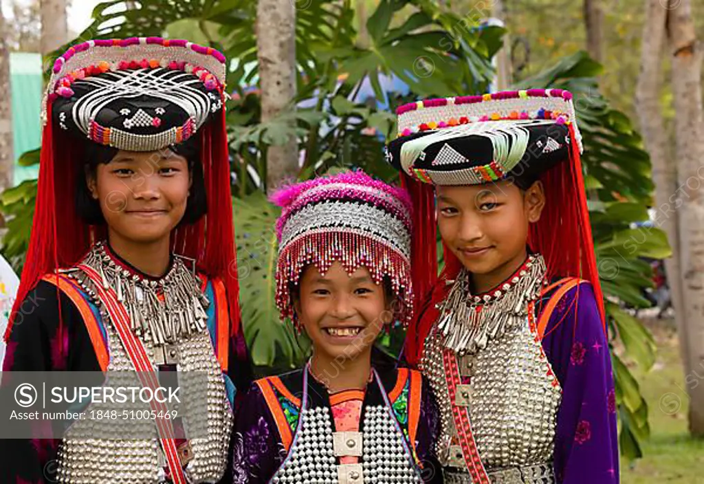 Lisu girl with traditional headdress and clothes, portrait, Chiang Rai Province, Northern Thailand, Thailand, Asia