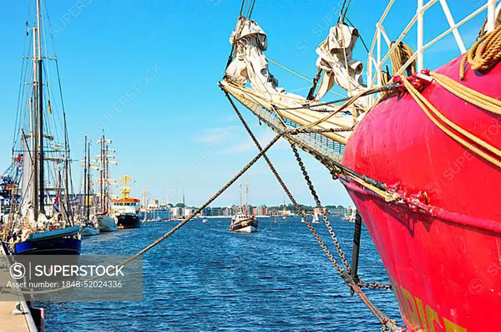 Townscape, inner fjord, fjord, sailing ships, quay wall, inland port, Hanseatic city, Rostock, Mecklenburg-Western Pomerania, Germany, Europe