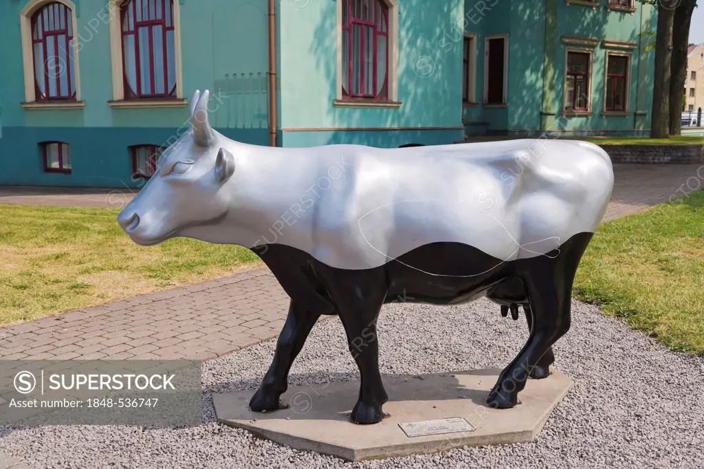 Juras Govs, The Sea Cow, sculpture, Cow Parade, Ostas ielas promenade, Spikeru piekraste, Ostas Street Promenade, Coast of Warehouses, also known as V...