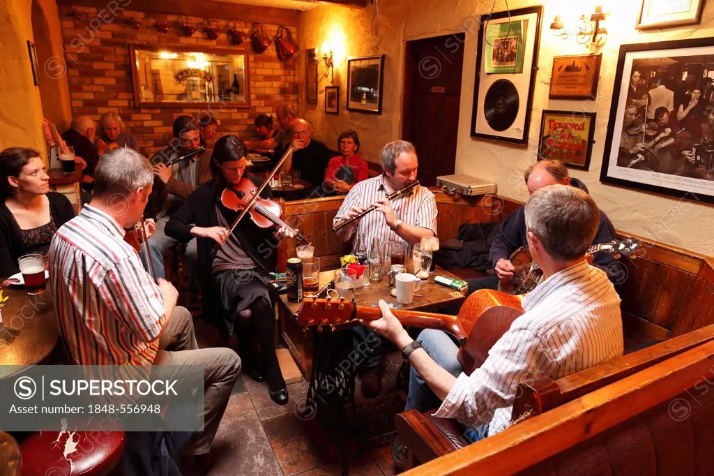 Band in O'Connor's Pub, Doolin, County Clare, Ireland, Europe