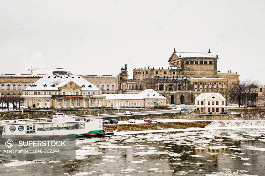 Bank of the Elbe River in the snow, the Elbe is closed to shipping, the White Fleet ships are at anchor, Dresden, Saxony, Germany, Europe, PublicGroun...
