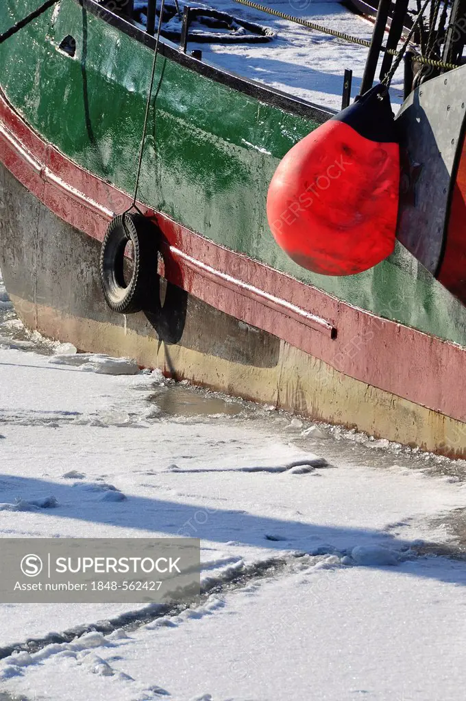 Port of Hamburg, ice, ship wall with fender, Hamburg, Germany, Europe