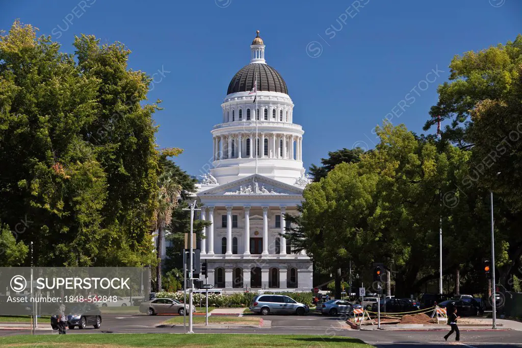 California State Capitol, seat of the legislature and the governor of California, Sacramento, California, USA, North America