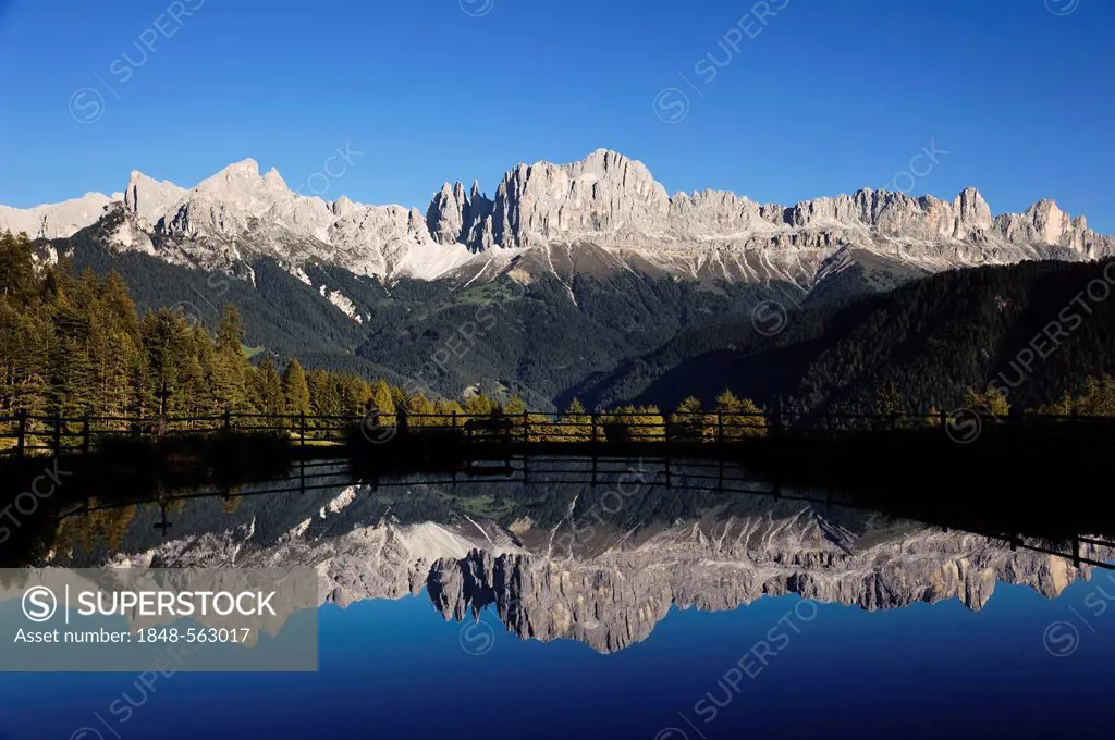 Wuhnleger Weiher, pond in front of the Rosengarten Group, Dolomites, Alto Adige, Italy, Europe