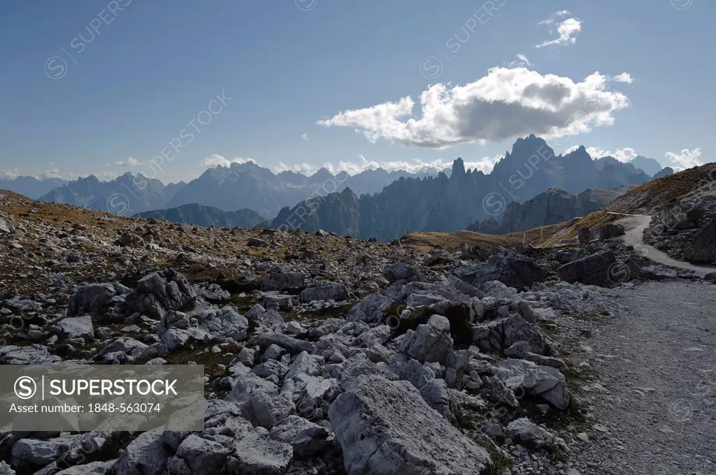 Three Peaks Trail, Sesto Dolomites, South Tyrol, Italy, Europe