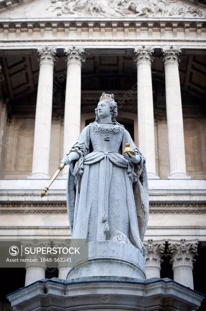 Statue of Queen Anne outside St Paul's Cathedral, London, England, United Kingdom, Europe