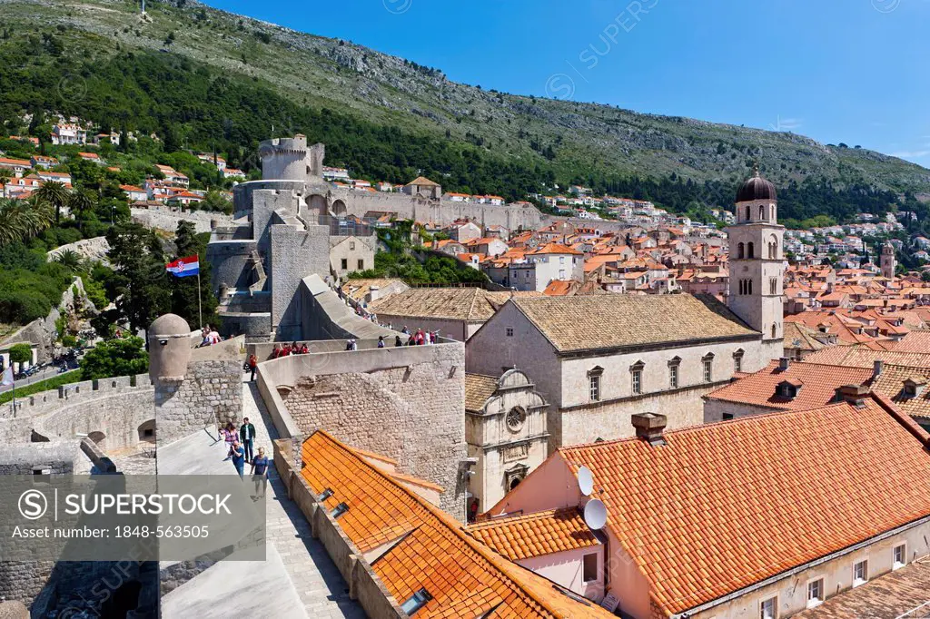 Franciscan Monastery and city walls, old town of Dubrovnik, UNESCO World Heritage Site, central Dalmatia, Dalmatia, Adriatic coast, Croatia, Europe, P...