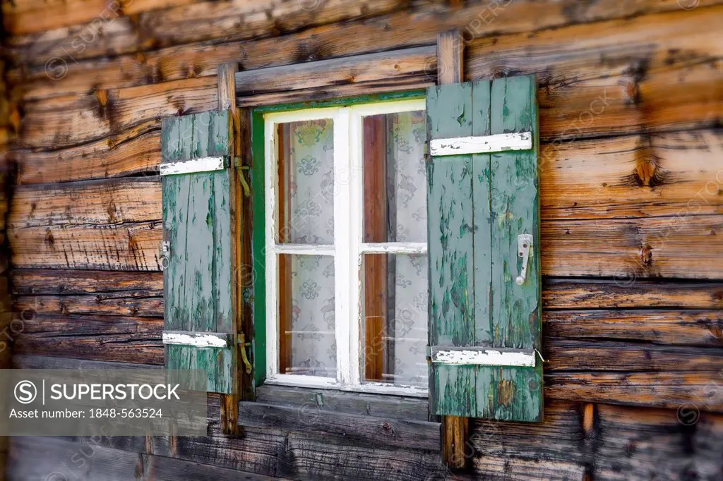 Window in a mountain hut, Kammerlingalm, Salzburger Land, Austria, Europe