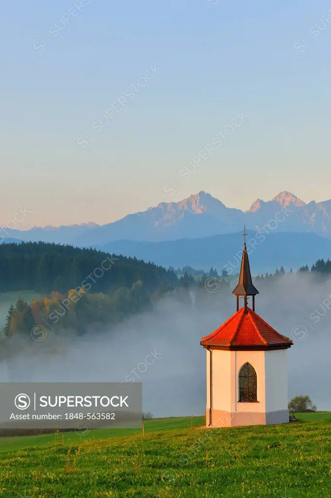 Chapel at Hegratsrieder See, lake, near Fuessen, Allgaeu, Bavaria, Germany, Europe