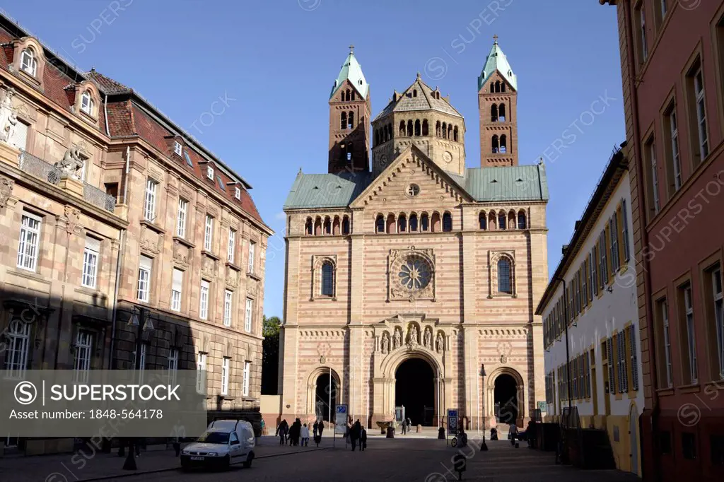 View from Altpoertel city gate along Maximilianstrasse Street, Via Triumphalis, to Speyer Cathedral, Cathedral of St. Mary and St. Stephen, Speyer, Rh...