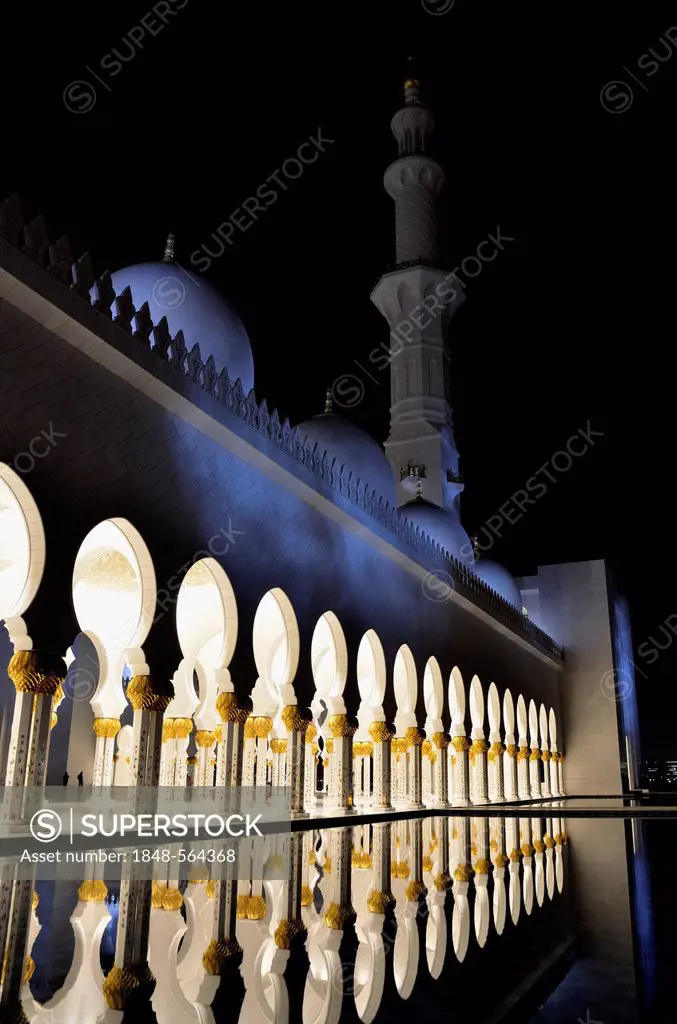 Sheikh Zayed Mosque at night, Abu Dhabi, United Arab Emirates, Arabian Peninsula, Asia