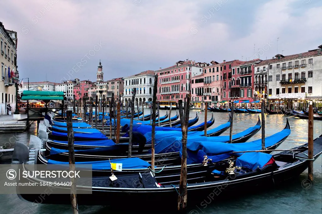Gondolas, Canale Grande, San Marco district, Venice, UNESCO World Heritage Site, Venetia, Italy, Europe
