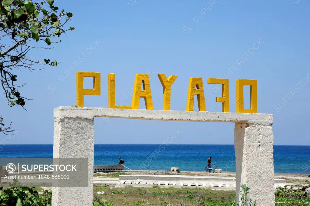 Yellow lettering, beach in Havana, Habana Playa, Cuba, Greater Antilles, Gulf of Mexico, Caribbean, Central America, America