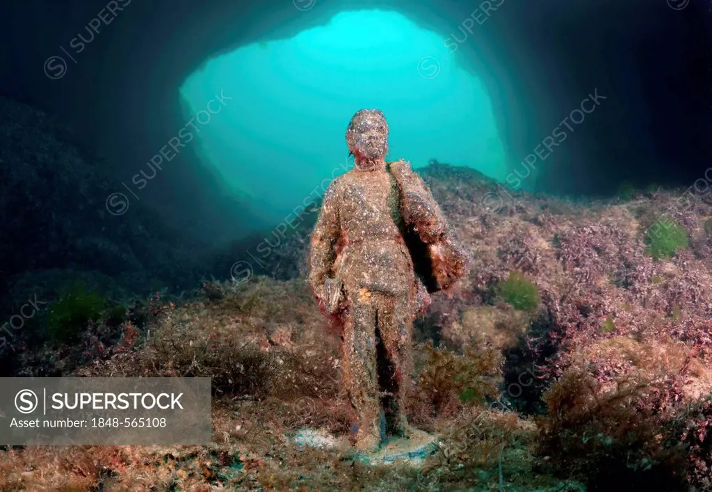 Underwater museum Reddening leaders, Vladimir Ilyich Ulyanov Lenin, sculpture, Cape Tarhankut, Tarhan Qut, Crimea, Ukraine, Eastern Europe