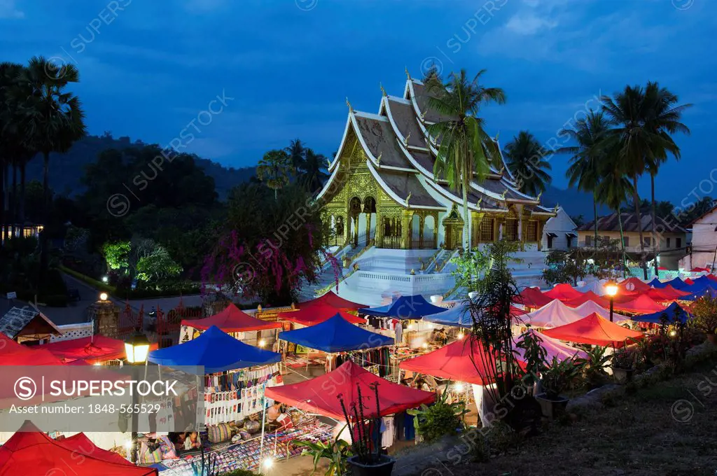Night market at the Royal Palace, Luang Prabang, Laos, Indochina, Asia