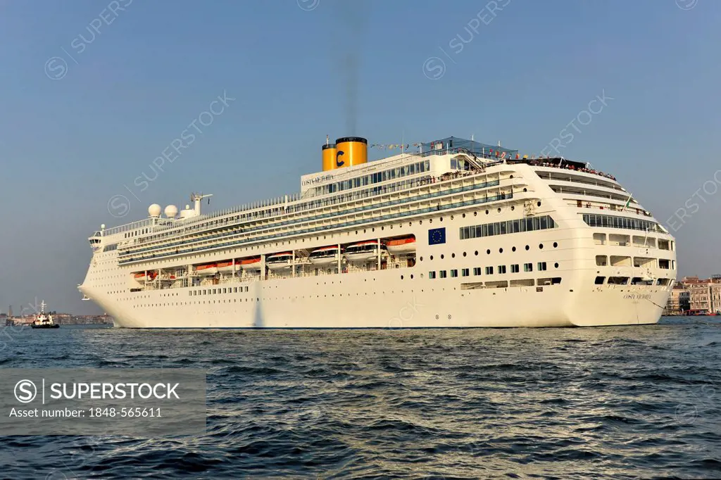 Costa Victoria, cruise ship, built in 1996, 252.5 m, 2370 passengers, arriving in the port of Venice, Veneto, Italy, Europe