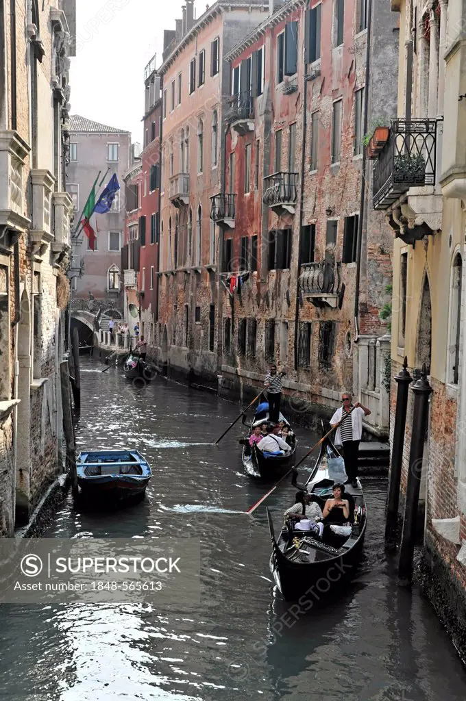 Gondolas, tourists, side channel, Venice, Veneto, Italy, Europe