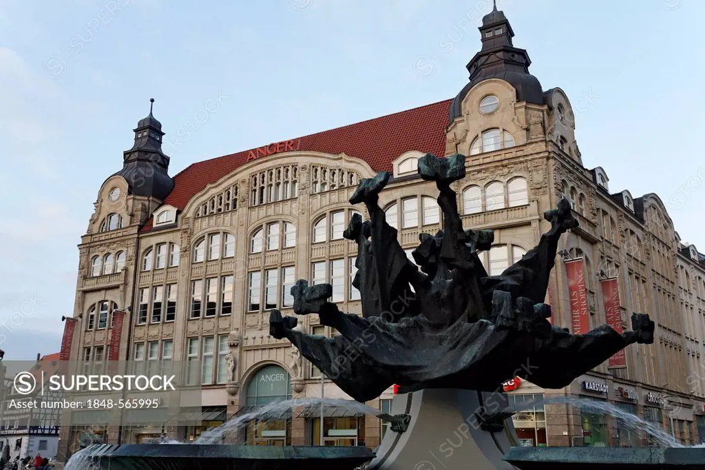 Fountain in front of the Anger 1 shopping mall, Erfurt, Thuringia, Germany, Europe