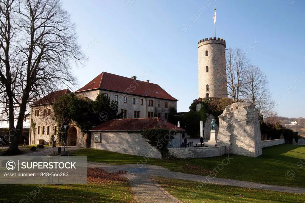 Sparrenburg Castle on Sparrenberg hill, Bielefeld, Ostwestfalen-Lippe region, North Rhine-Westphalia, Germany, Europe, PublicGround