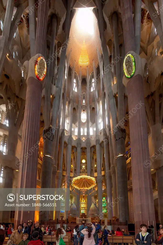 Church ceiling, altar with a baldachin or canopy of state, tree-shaped pillars and ceiling, interior of Sagrada Familia, Basílica i Temple Expiatori d...