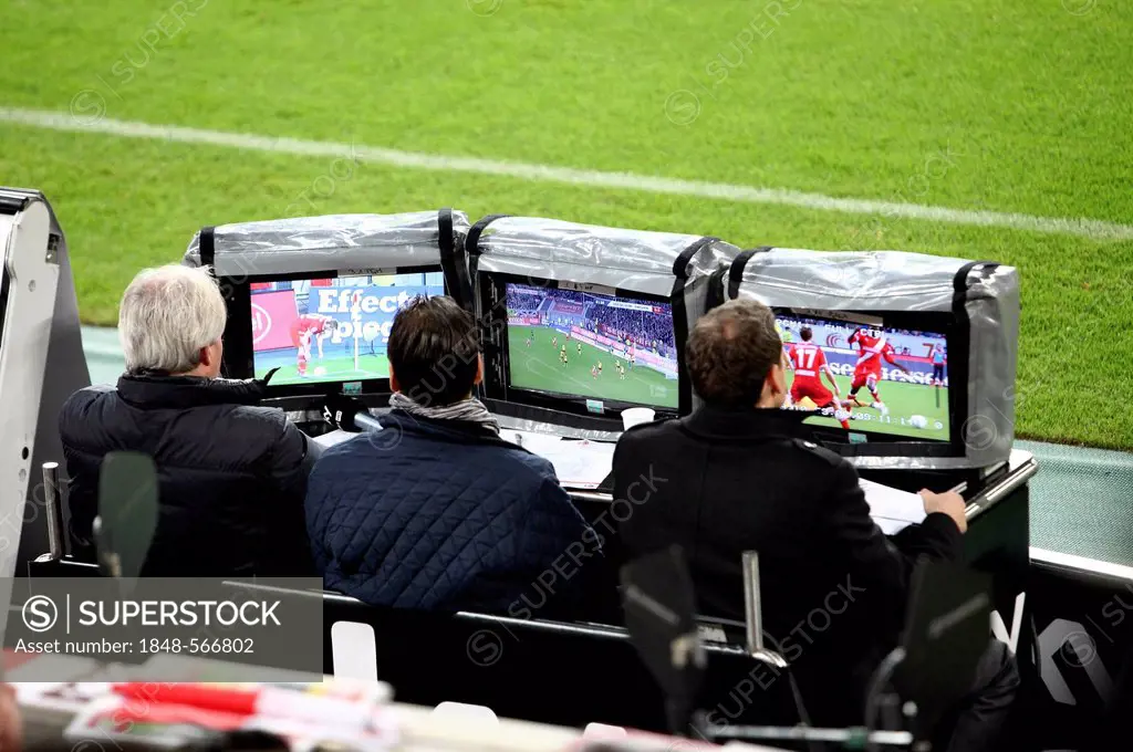 SKY Pay TV image direction at the edge of a football pitch during a second league match, Fortuna Duesseldorf vs Dynamo Dresden, Esprit Arena, Duesseld...