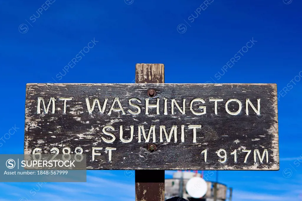 Sign on the top of Mount Washington, New Hampshire, USA