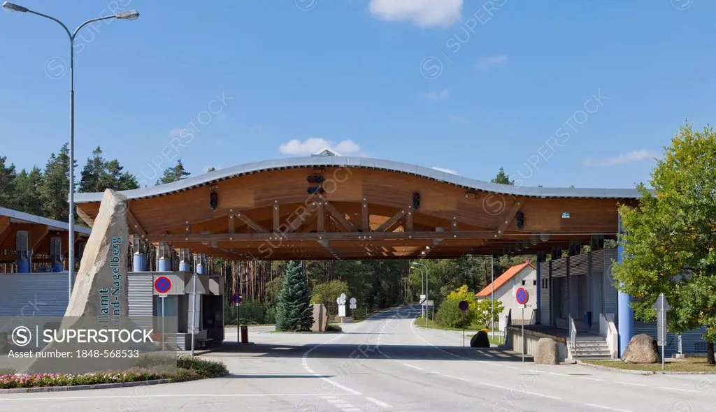 Border crossing to the Czech Republic and customs office in Gmuend, Waldviertel, Forest Quarter, Lower Austria, Austria, Europe