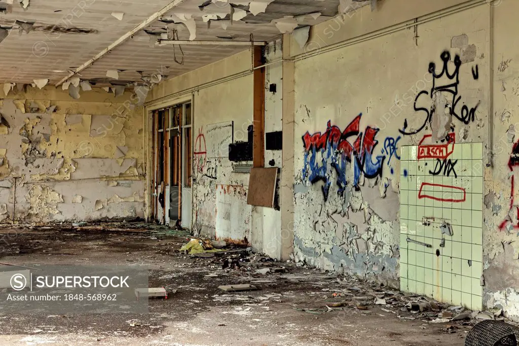 Empty room, graffiti, abandoned factory