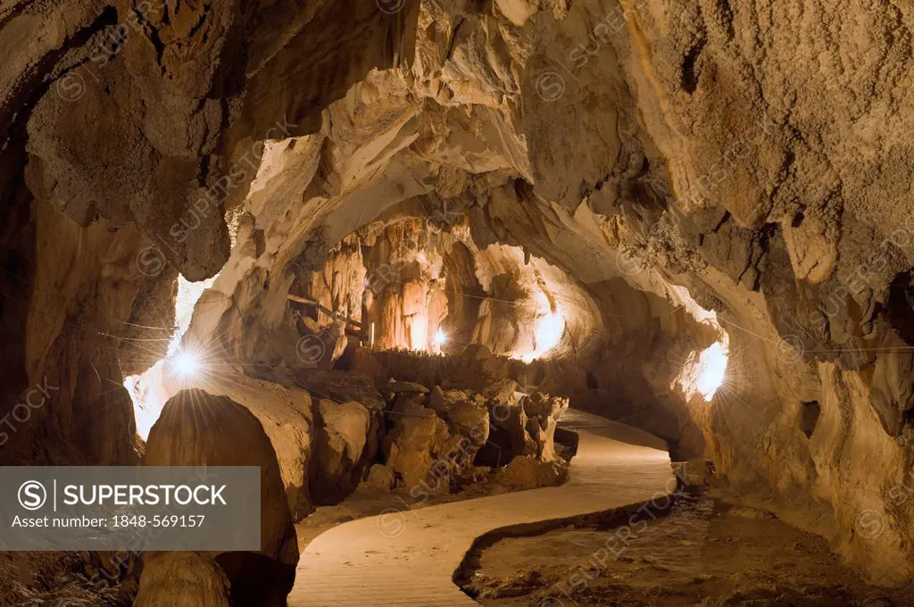 Chang Cave, stalactite or limestone cave in karst rock formations, Vang Vieng, Vientiane, Laos, Indochina, Asia