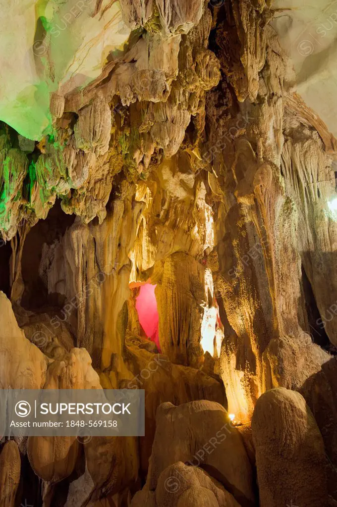Chang Cave, stalactite or limestone cave in karst rock formations, Vang Vieng, Vientiane, Laos, Indochina, Asia