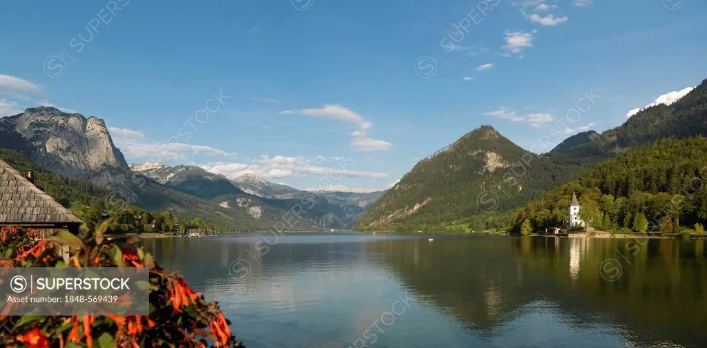 Lake Grundlsee, Ausseerland, Salzkammergut area, Styria, Austria, Europe