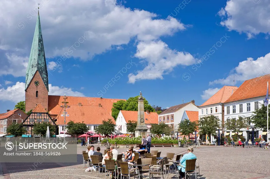 Marktplatz square with Sankt Michaeliskirche church, Eutin, Switzerland Holstein, Schleswig-Holstein, Germany, Europe
