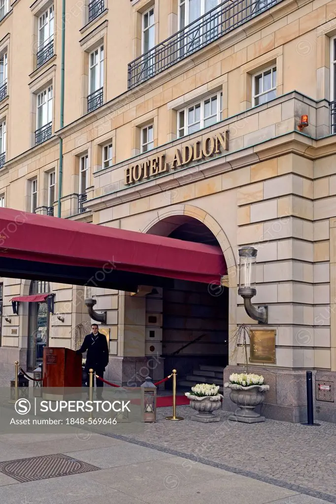 Entrance of the Hotel Adlon Kempinski, Pariser Platz squre, Berlin, Germany, Europe