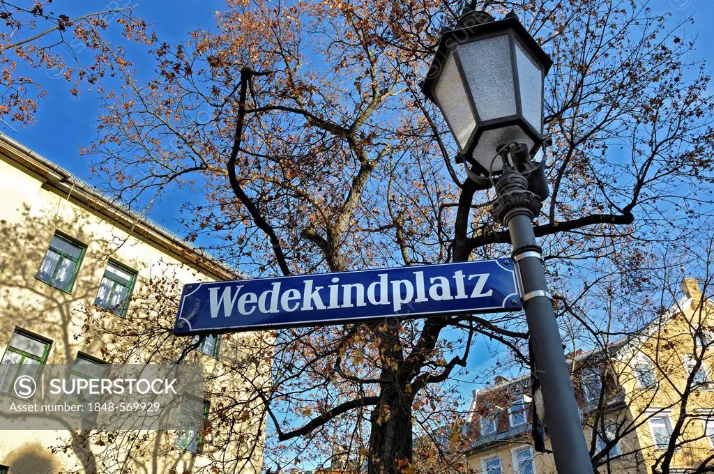 Road sign, Wedekindplatz and lantern, Schwabing, Munich, Bavaria, Germany, Europe