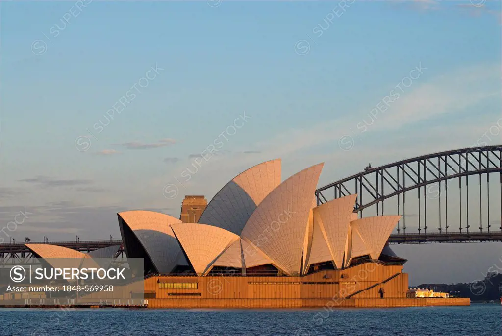 Sydney Opera House and Sydney Harbour Bridge, Sydney, New South Wales, Australia