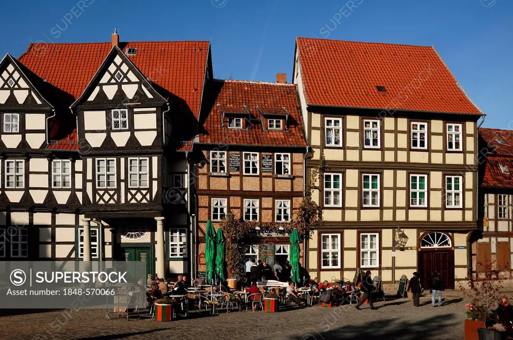 Space with old half-timbered houses, Schlossberg, Quedlinburg, Saxony-Anhalt, Germany, Europe